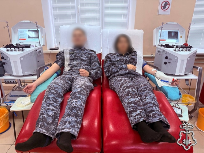 Сотрудники подразделения вневедомственной охраны Луганской Народной Республики присоединились к донорский акции.
