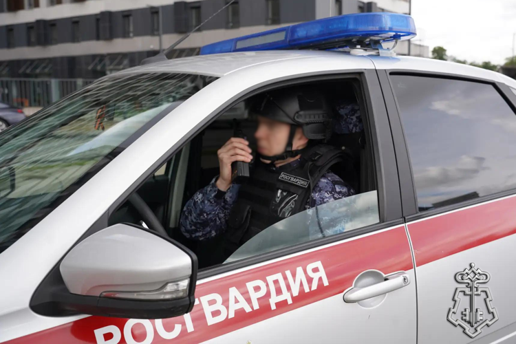 Сотрудники вневедомственной охраны пресекли кражу с охраняемого объекта